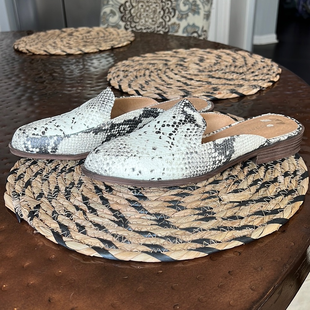 Snake print mule